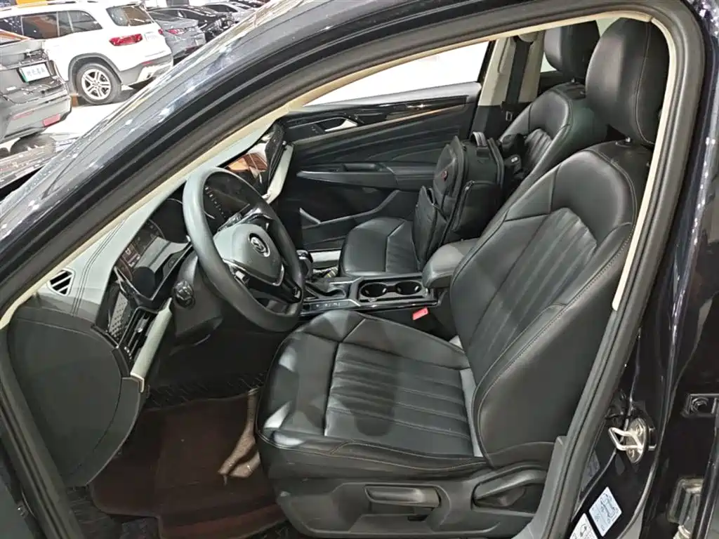 Volkswagen Passat 2020 280TSI Business Edition China VI фото 14
