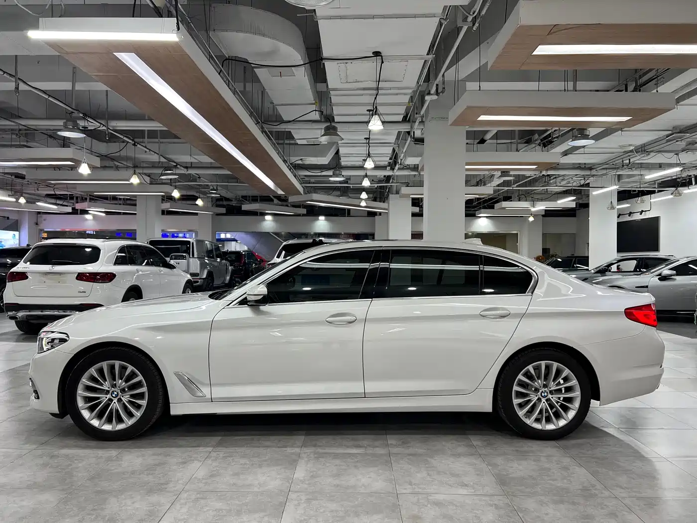 BMW 5 Series 2020 525Li Luxury Package фото 4
