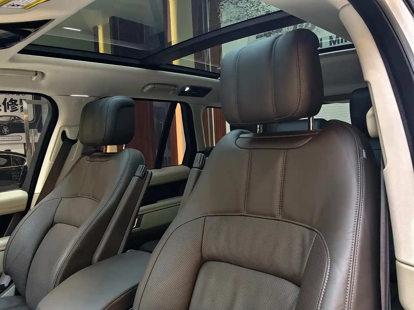 Land Rover Range Rover 2019 3.0 SCV6 Heritage Edition фото 19