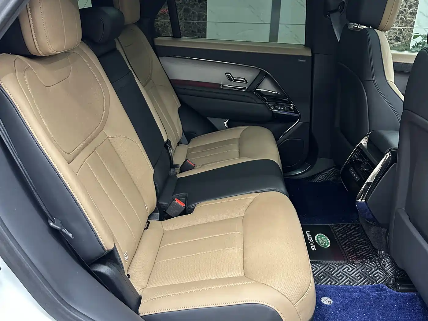 Land Rover Range Rover Sport 2024 400PS Dynamic SE фото 13