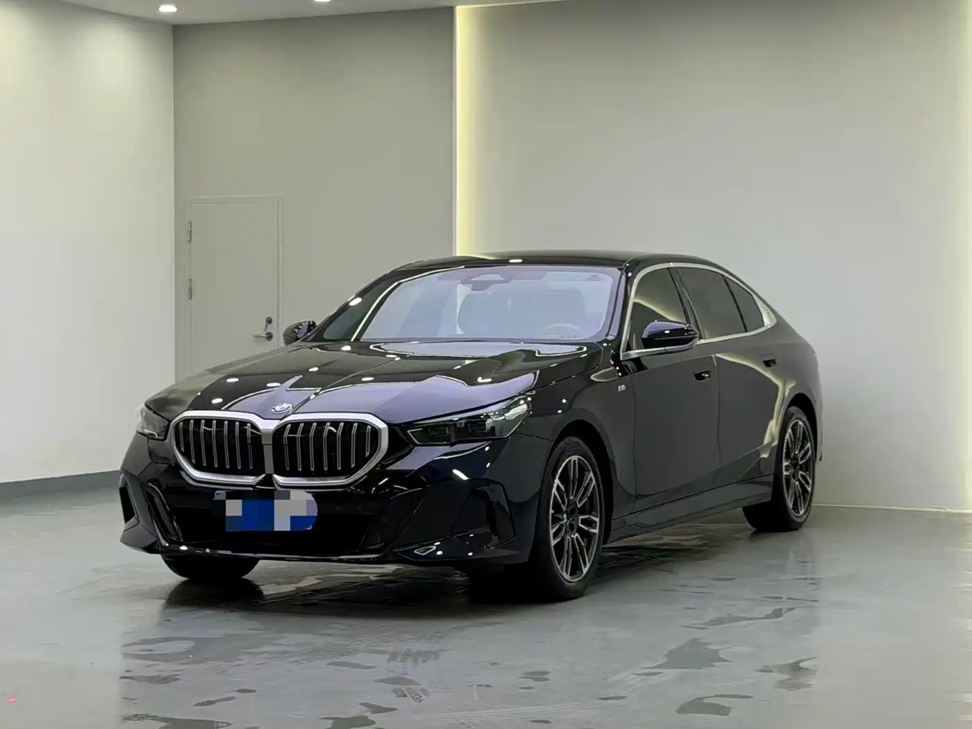 BMW 5 Series 2024 525Li M Sport Package