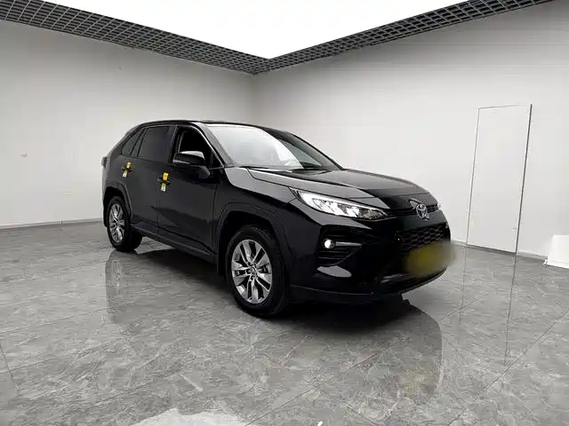 Toyota Wildlander 2023 2.0L CVT FWD LE фото 3