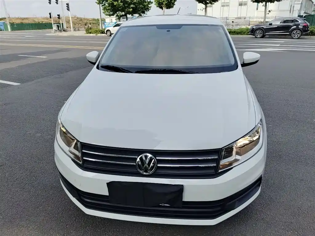VOLKSWAGEN SANTANA