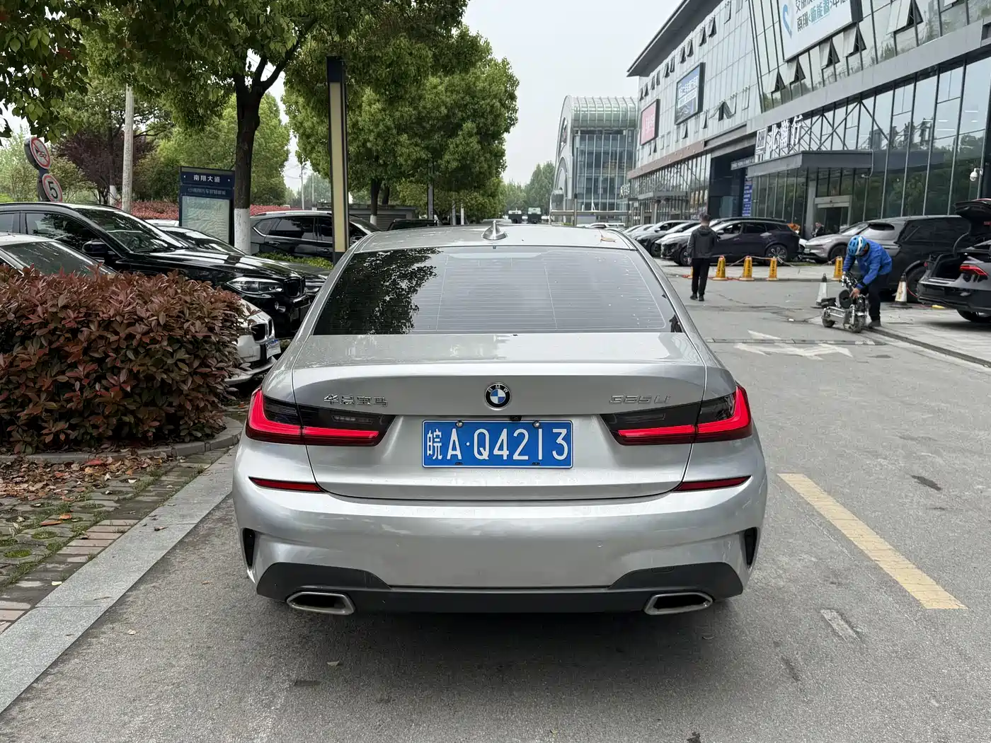 BMW 3 Series 2022 320Li M Sport Package фото 8