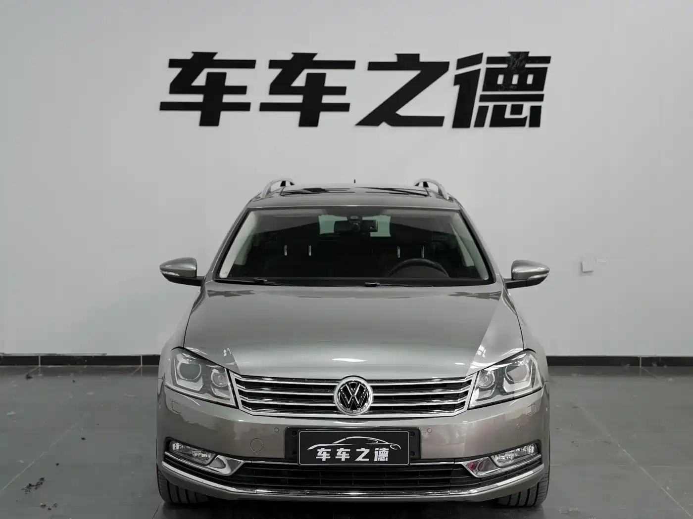 Volkswagen Magotan (Import) 2012 Wagon 2.0TSI Luxury фото 3