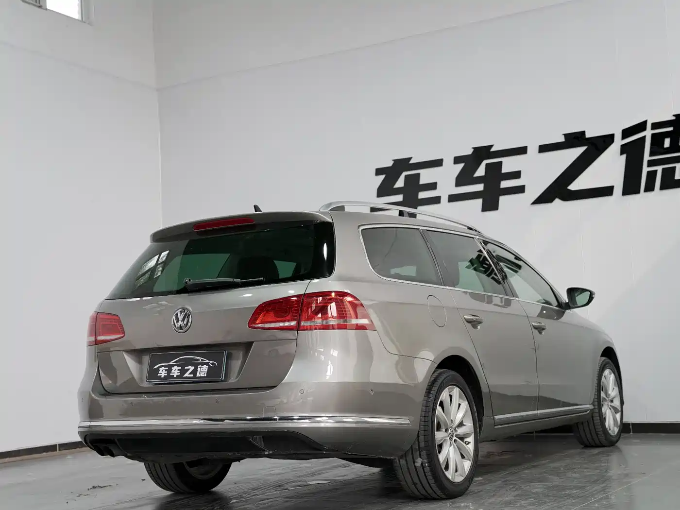 Volkswagen Magotan (Import) 2012 Wagon 2.0TSI Luxury фото 22