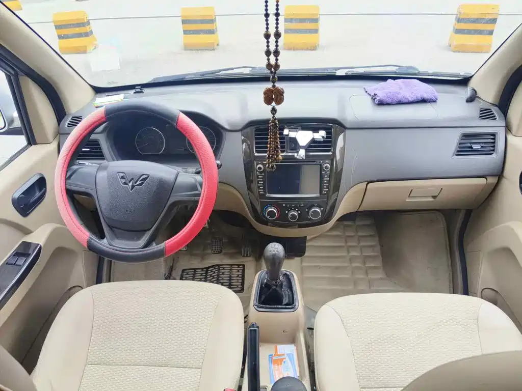 Wuling Motors Wuling Rongguang 2016 2014 1.5L S Standard Model