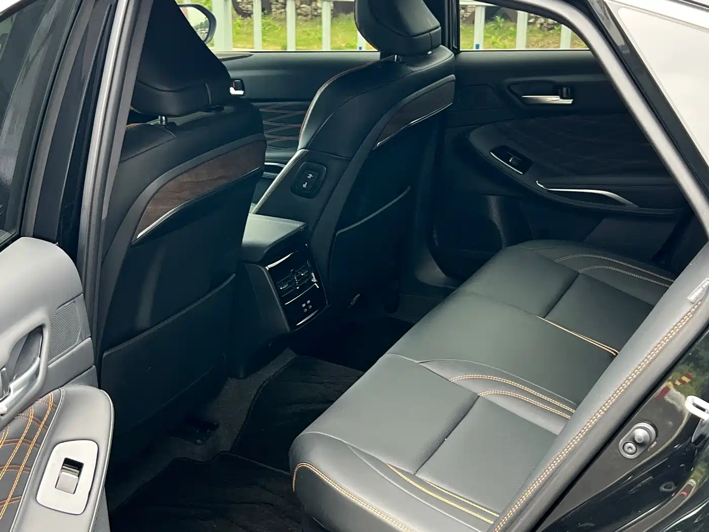 Toyota Avalon 2024 Hybrid 2.0L Luxury Edition фото 11