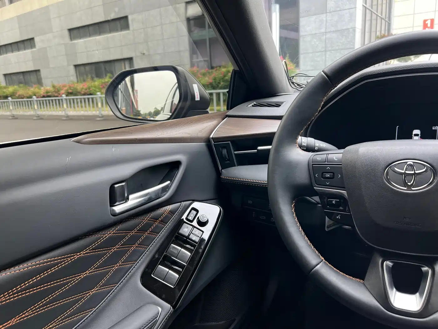 Toyota Avalon 2024 Hybrid 2.0L Luxury Edition фото 13