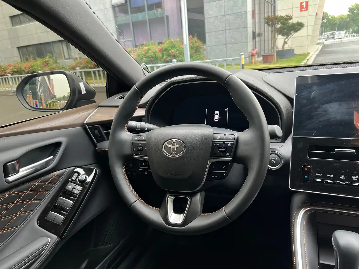 Toyota Avalon 2024 Hybrid 2.0L Luxury Edition фото 15