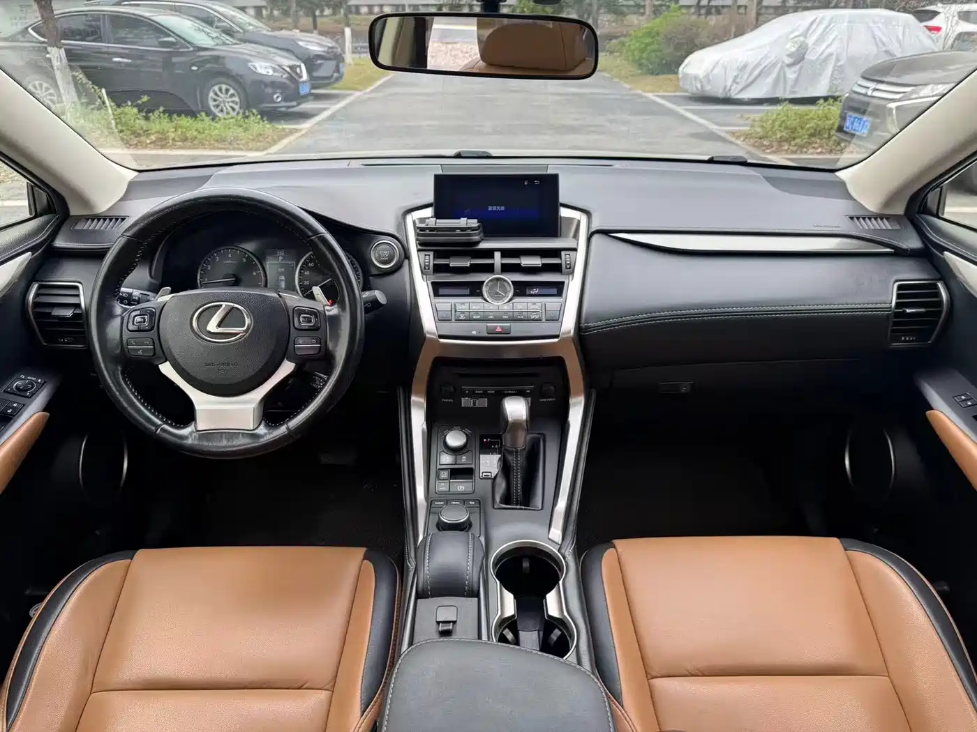 Lexus NX 2015 200t AWD F Sport фото 4
