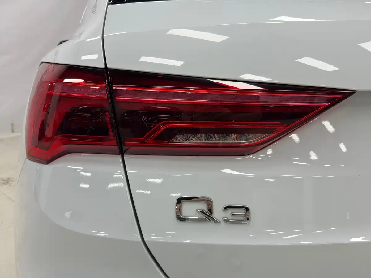 Audi Q3 2022 35 TFSI Fashion Dynamic фото 9