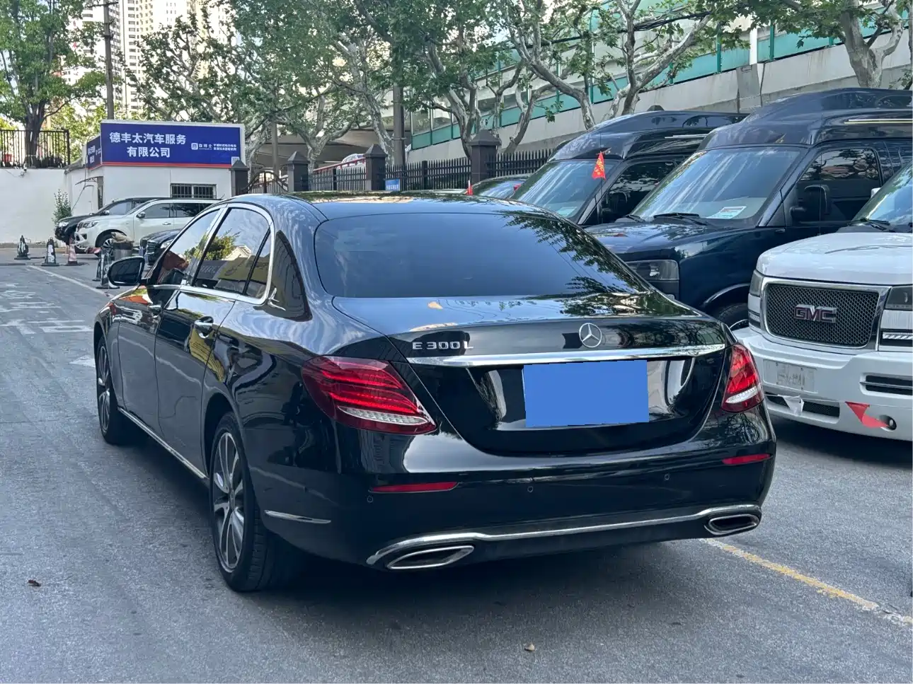 Mercedes-Benz E-Class 2018 E 300 L Luxury фото 3