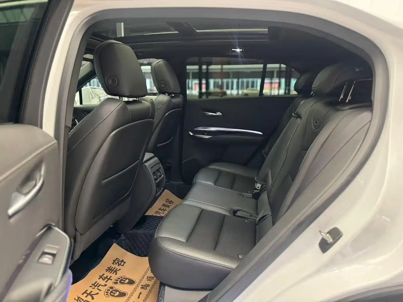 CADILLAC XT4