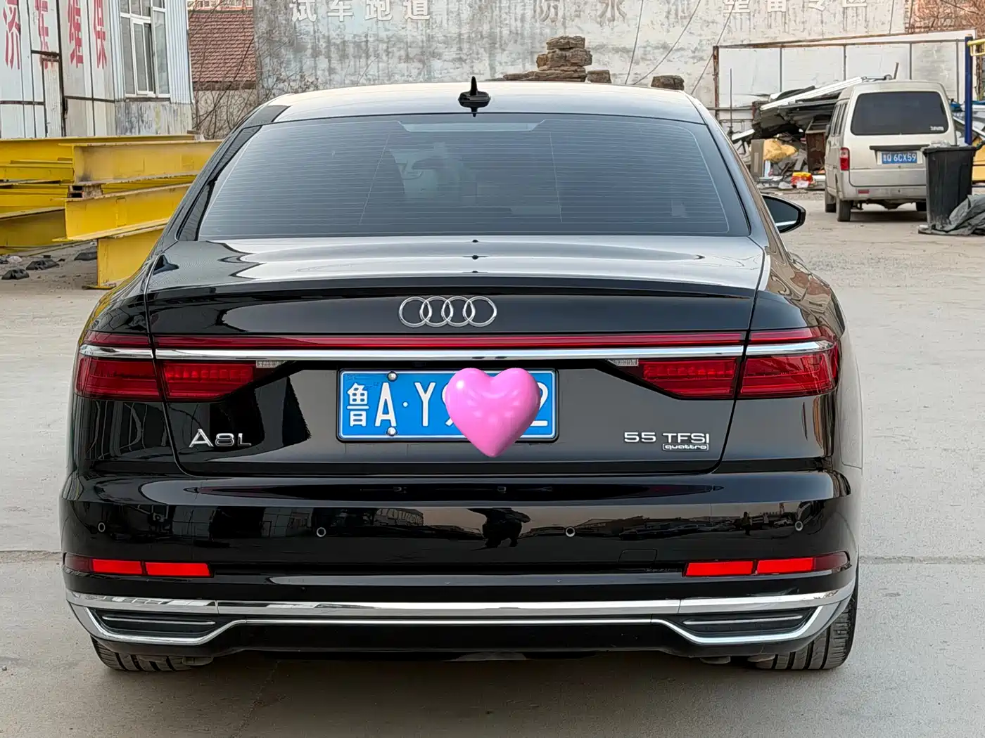 AUDI A8