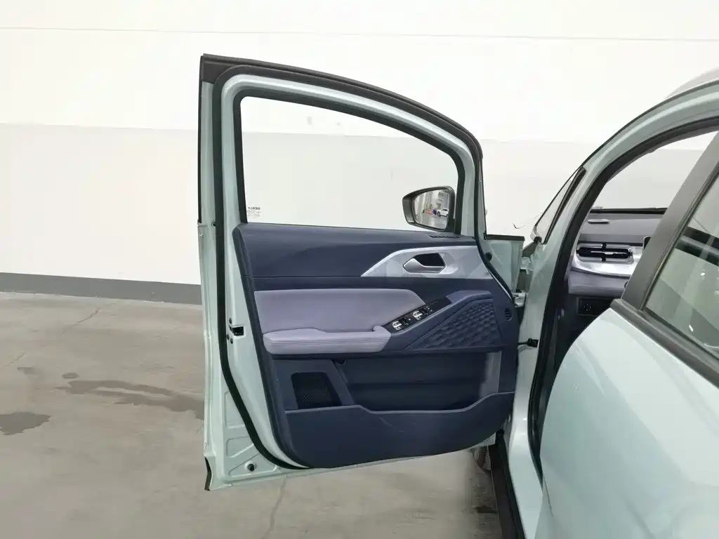 Фото 8 - Geely Geometry E Firefly