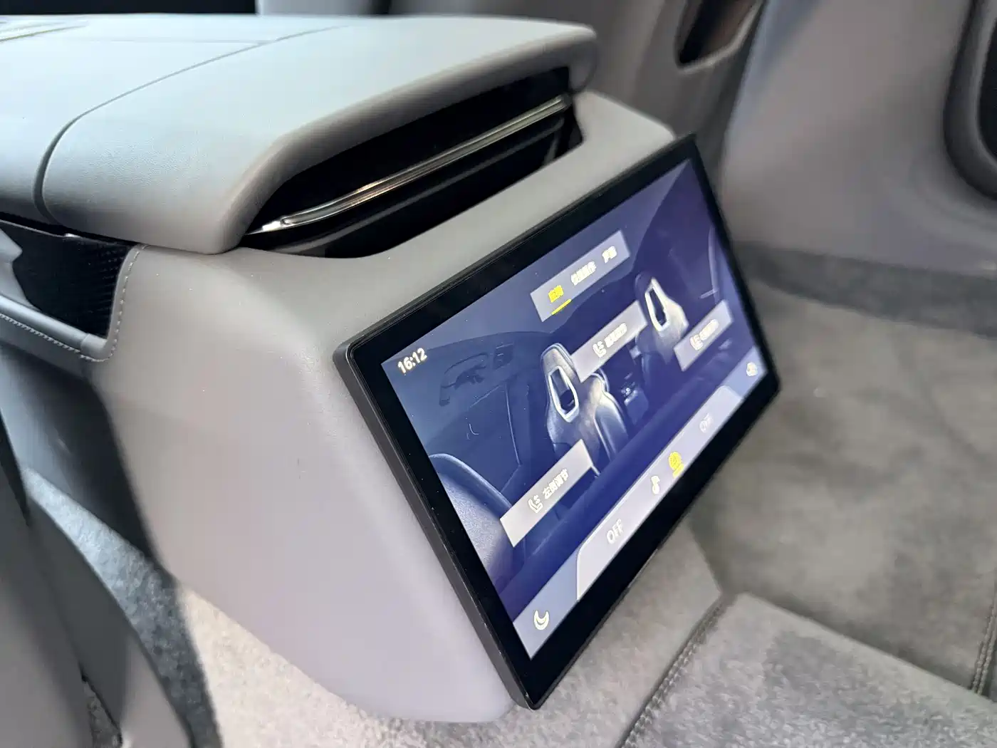 LOTUS SPORTS CAR EMEYA FLOWERS