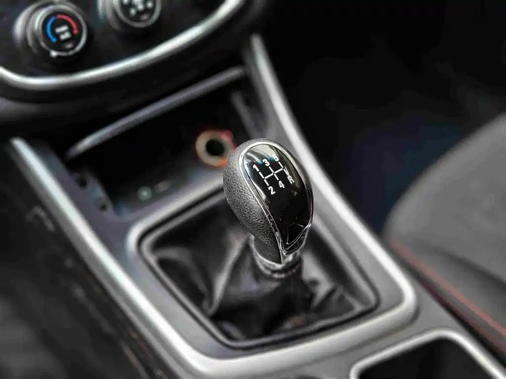 Baojun 560 2015 2015 1.8L Manual Comfort