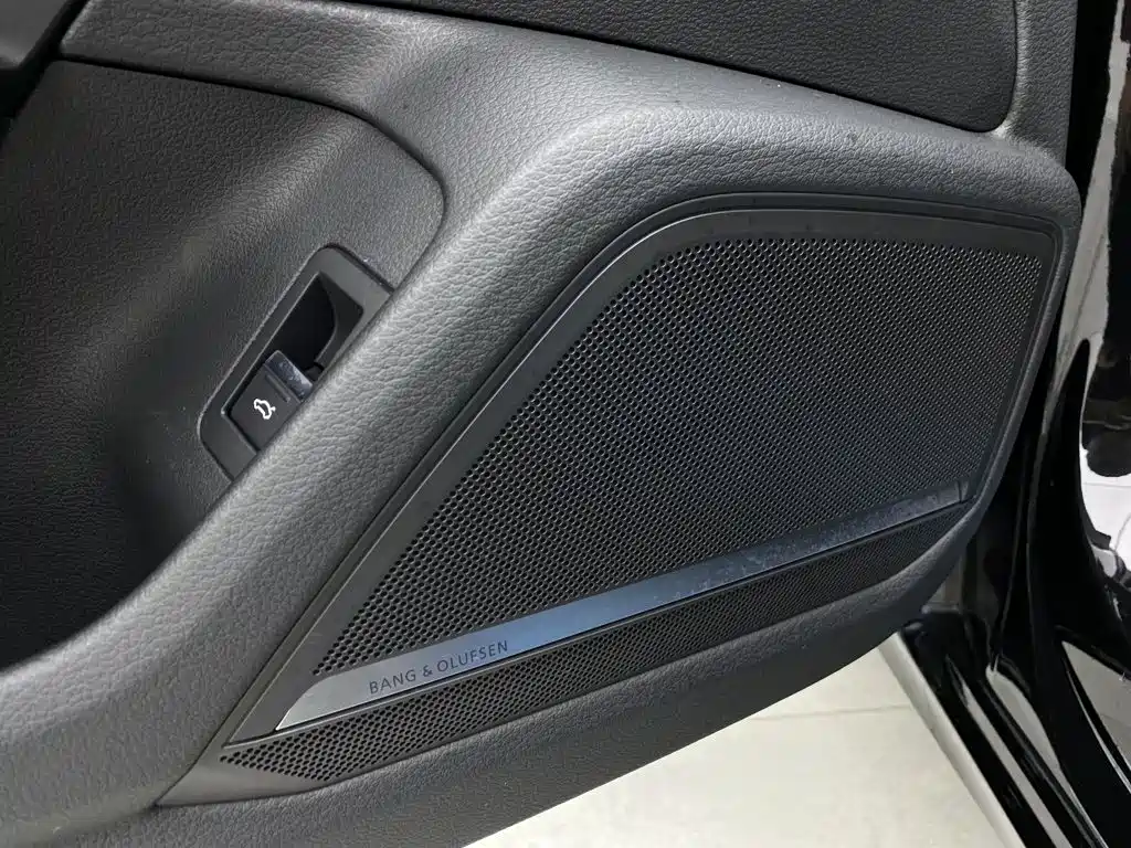Фото 23 - Audi A6L
