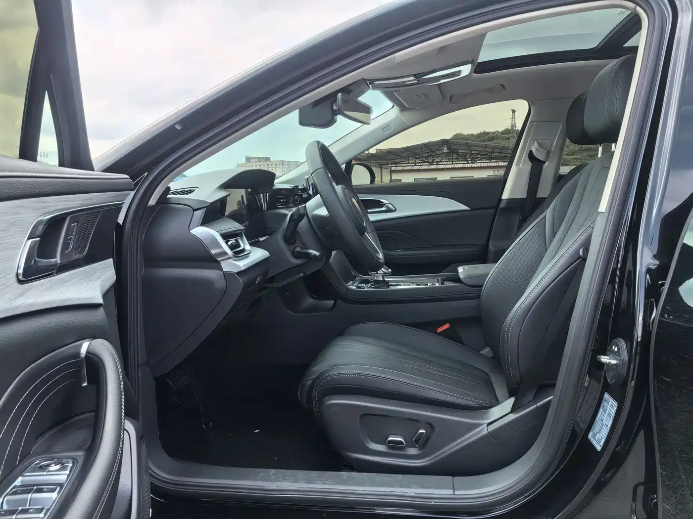 Hongqi H5 2024 2.0T Automatic Smart Connect Flag Smooth Edition фото 4