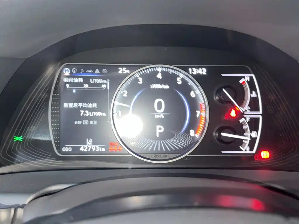 Lexus ES 2022 200 Excellence Edition фото 12