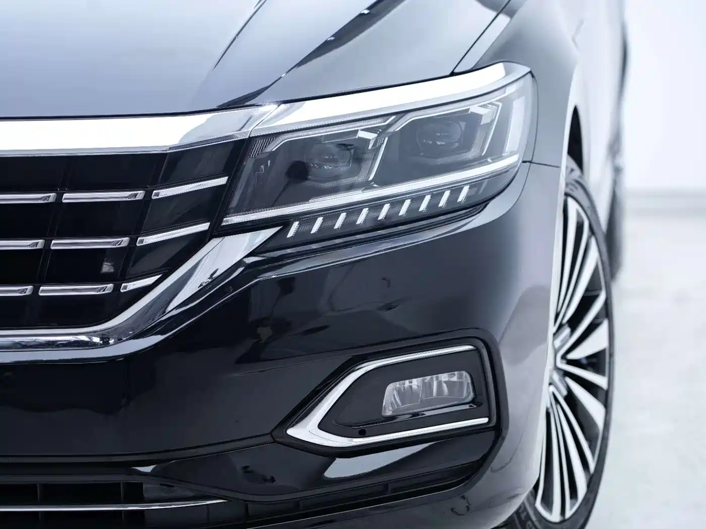 Volkswagen Passat 2019 330TSI Luxury Edition China VI фото 8