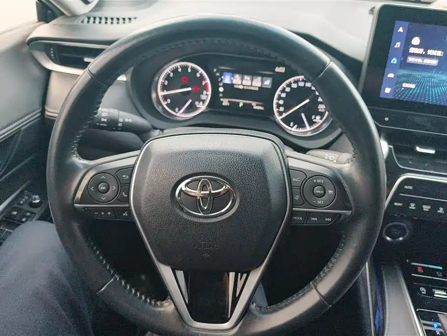 Toyota Venza 2022 2.0L CVT 2WD Premium фото 15