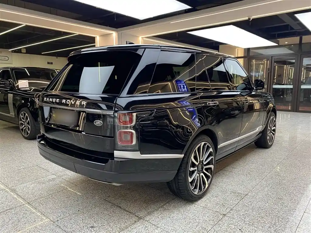 Land Rover Range Rover 2021 3.0 L6 Golden Age Edition фото 8