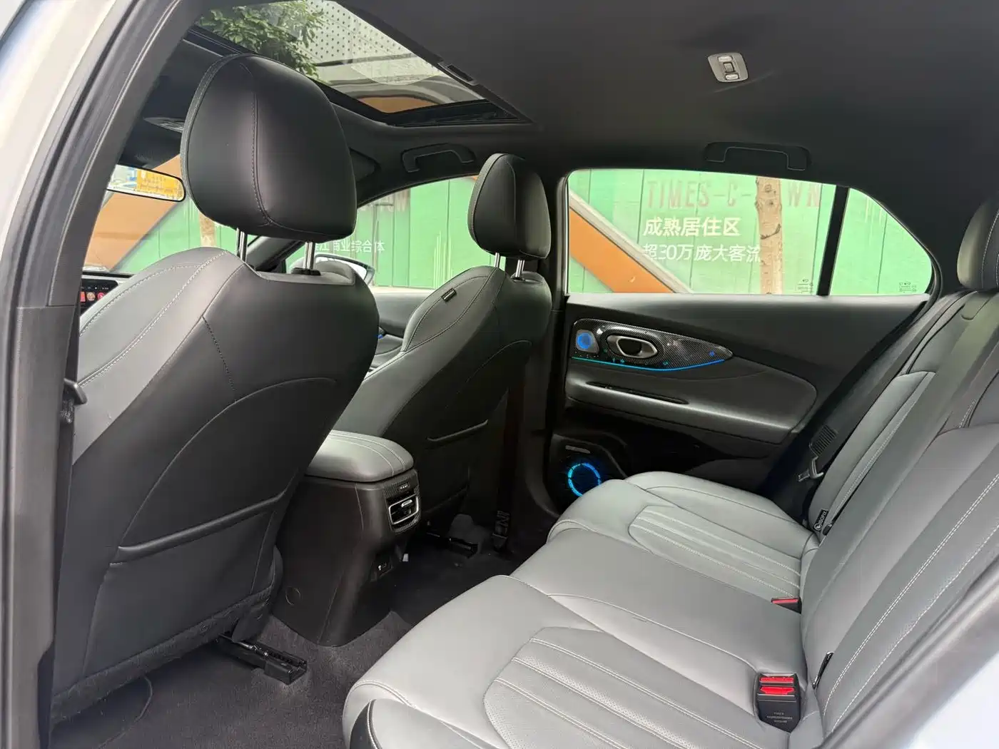 GAC Trumpchi Trumpchi Emkoo 2024 Model 270T DCT Shadow Leopard R-Style Edition фото 10