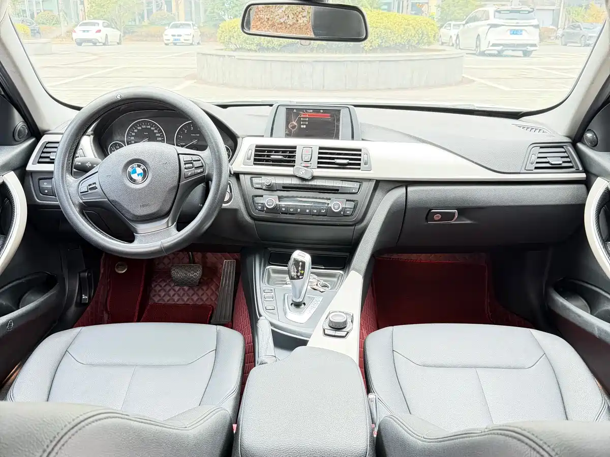 BMW 3 Series 2015 320Li Fashion фото 2