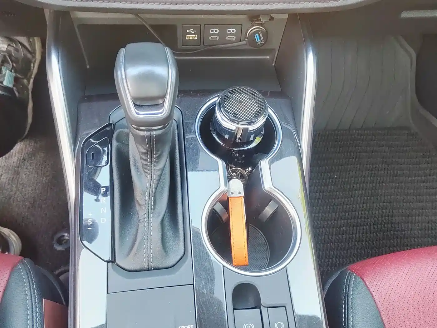 Toyota Crown Kluger 2021 2.5L HEV AWD Flagship Edition фото 15