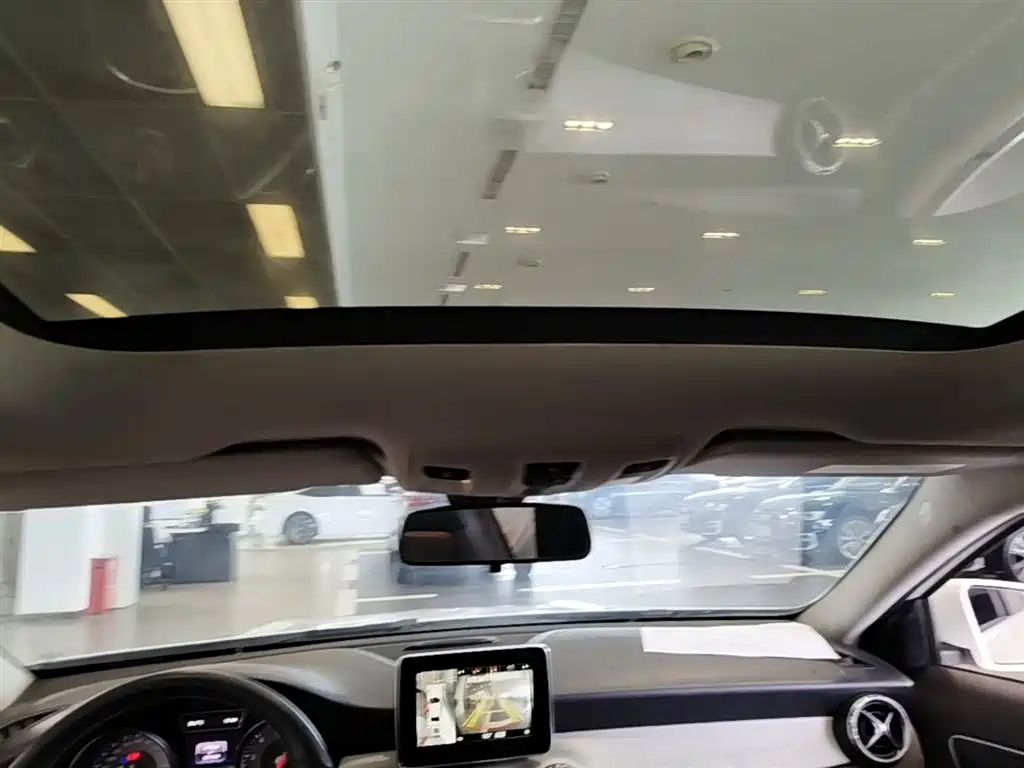 Mercedes-Benz GLA 2016 GLA 200 Dynamic фото 18