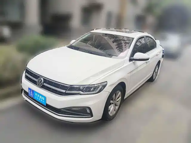 Volkswagen Bora 2019 Facelift 1.5L Automatic Elite China VI — фото 1