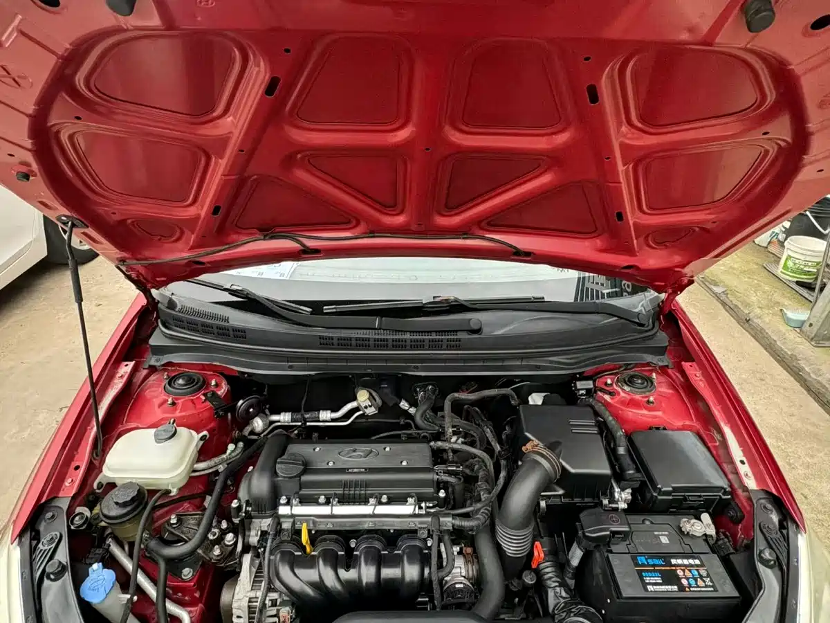 Hyundai Elantra 2011 1.6L Automatic Luxury фото 20
