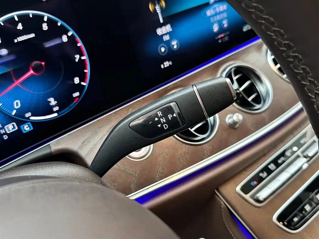 Mercedes-Benz E-Class 2022 Facelift III E 300 L Luxury фото 18