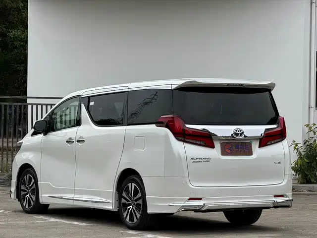 Toyota Alphard 2018 3.5L Premium — фото 5