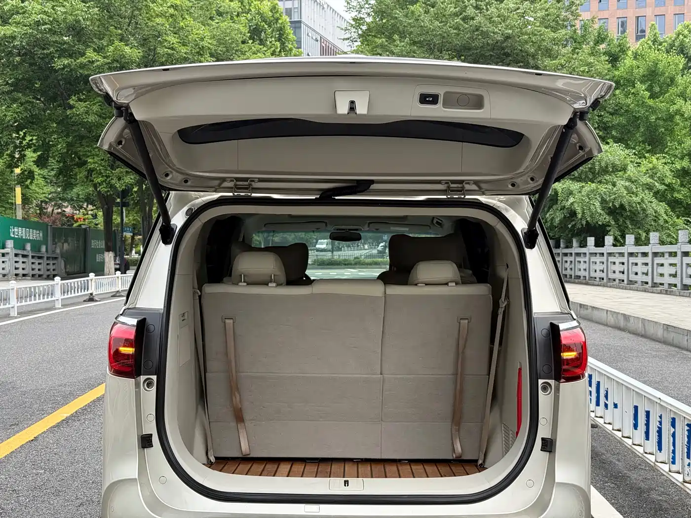 Buick GL8 2022 ES Landmark 653T Comfort фото 17