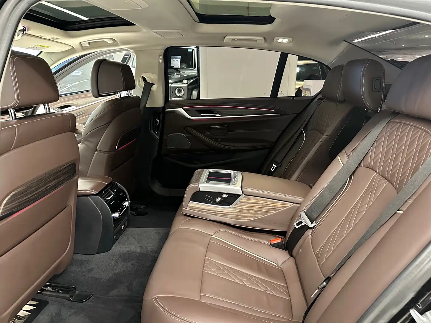 BMW 5 Series 2020 530Li Premium Luxury Package фото 15