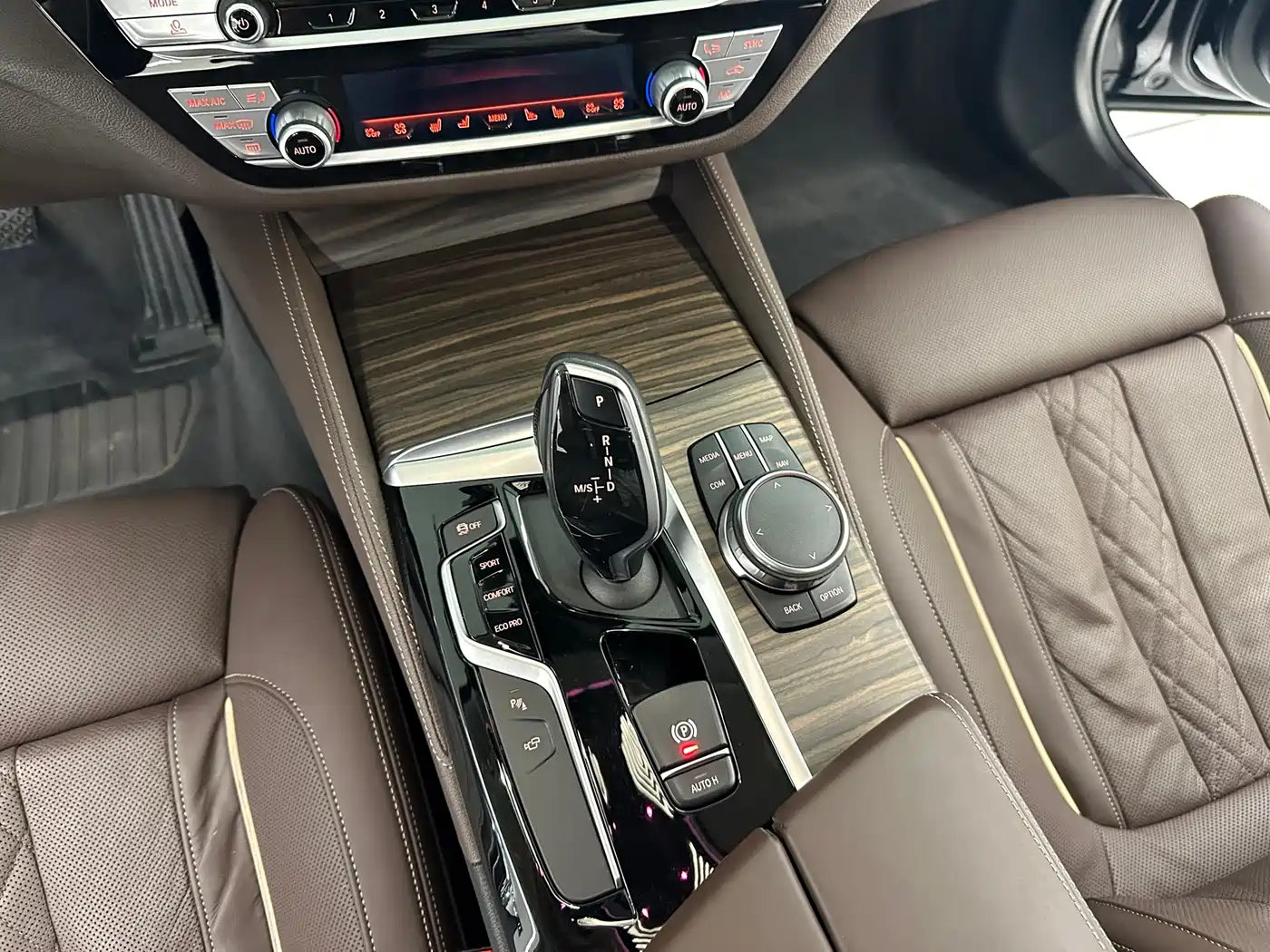 BMW 5 Series 2020 530Li Premium Luxury Package фото 21