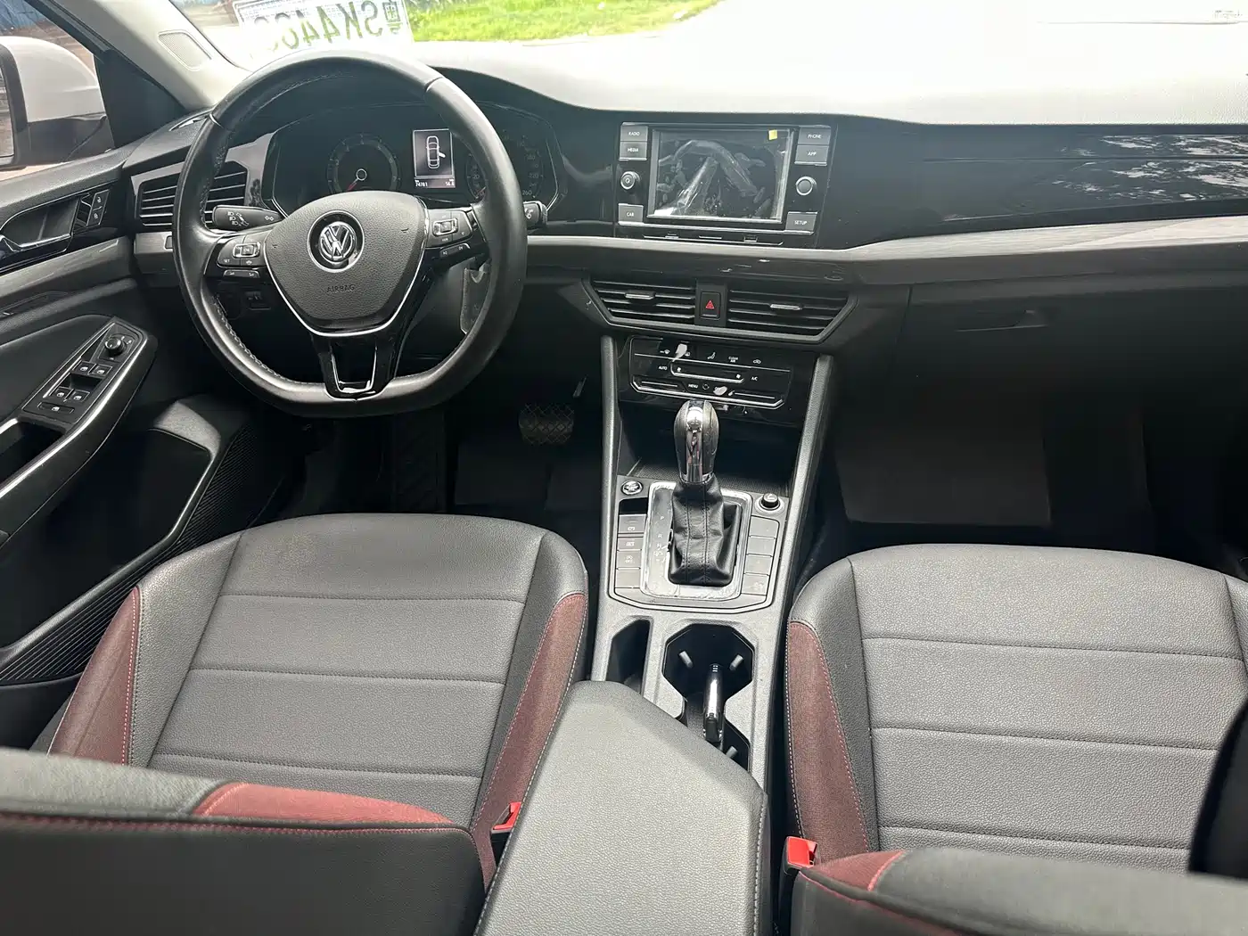 VOLKSWAGEN BORA