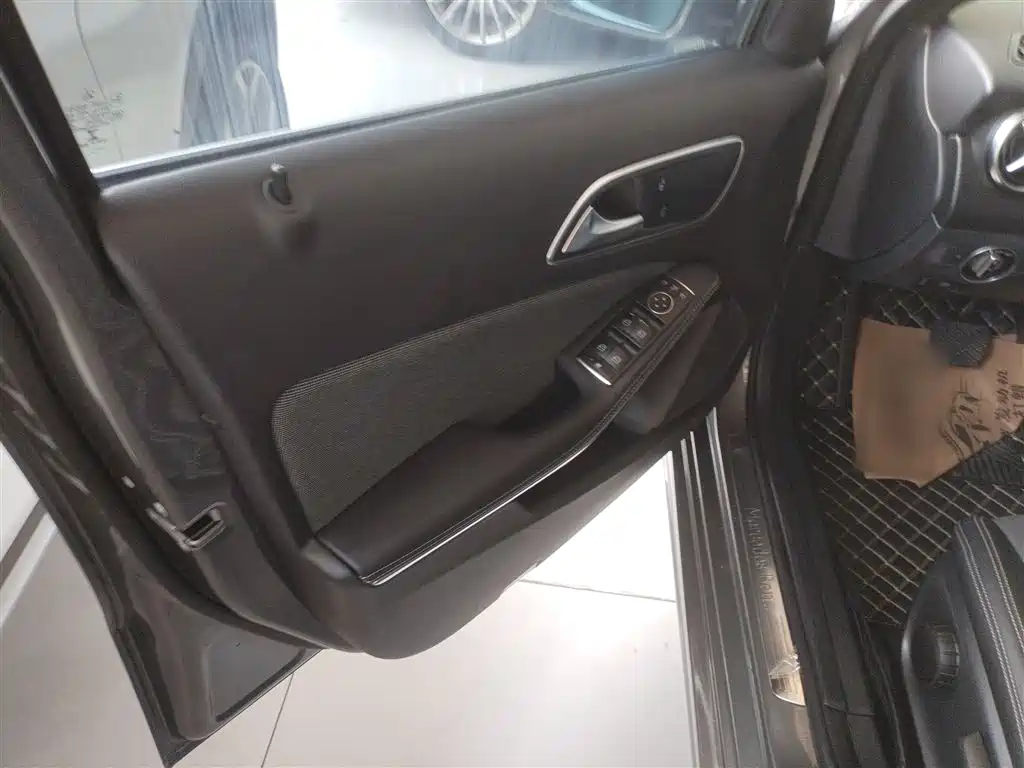 Mercedes-Benz A-Class (Import) 2017 Facelift A 200 Dynamic фото 17