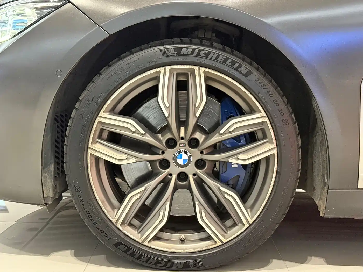 Photo 18 - BMW 7 Series