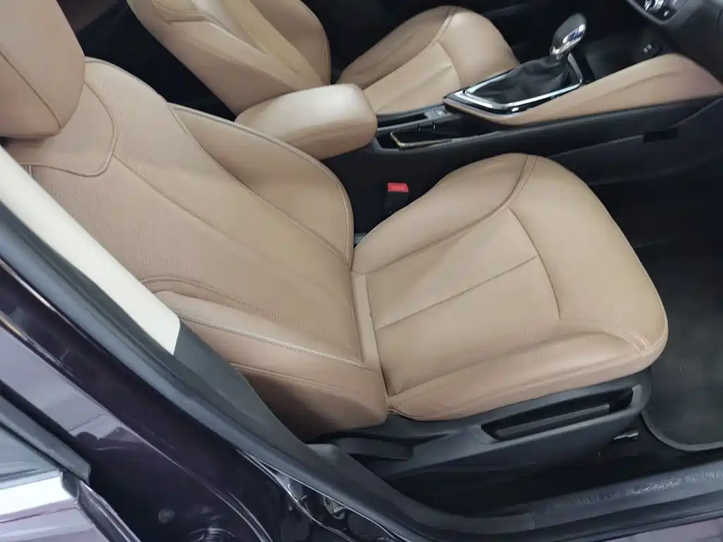 Buick GL6 2021 2021 323T Mild Hybrid Connected Luxury