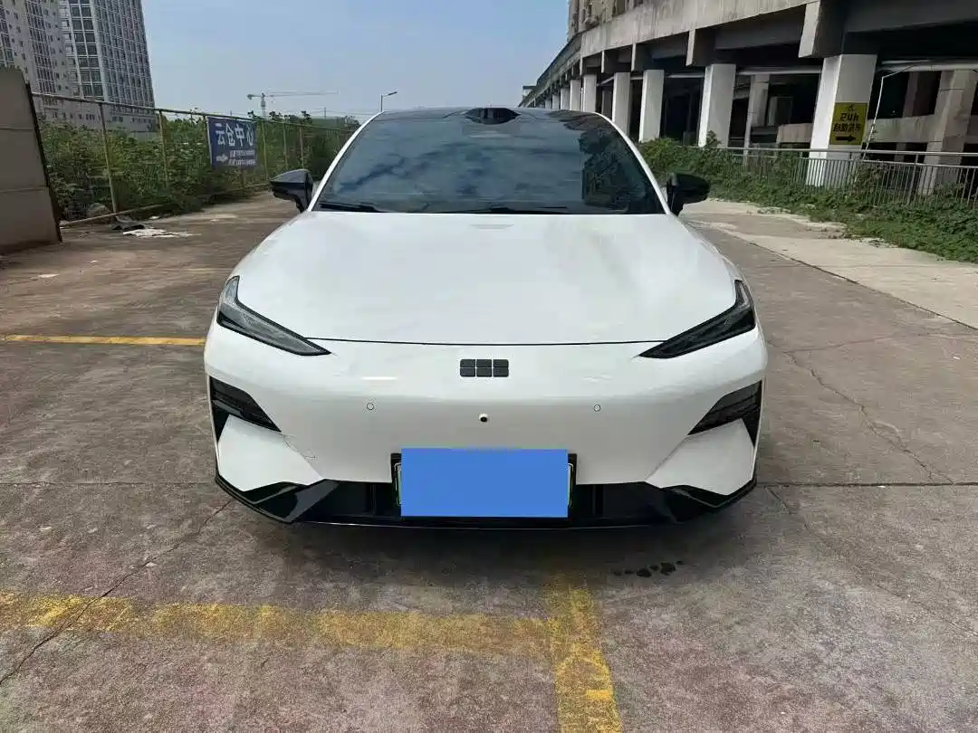 2025 Geely Galaxy Galaxy E8