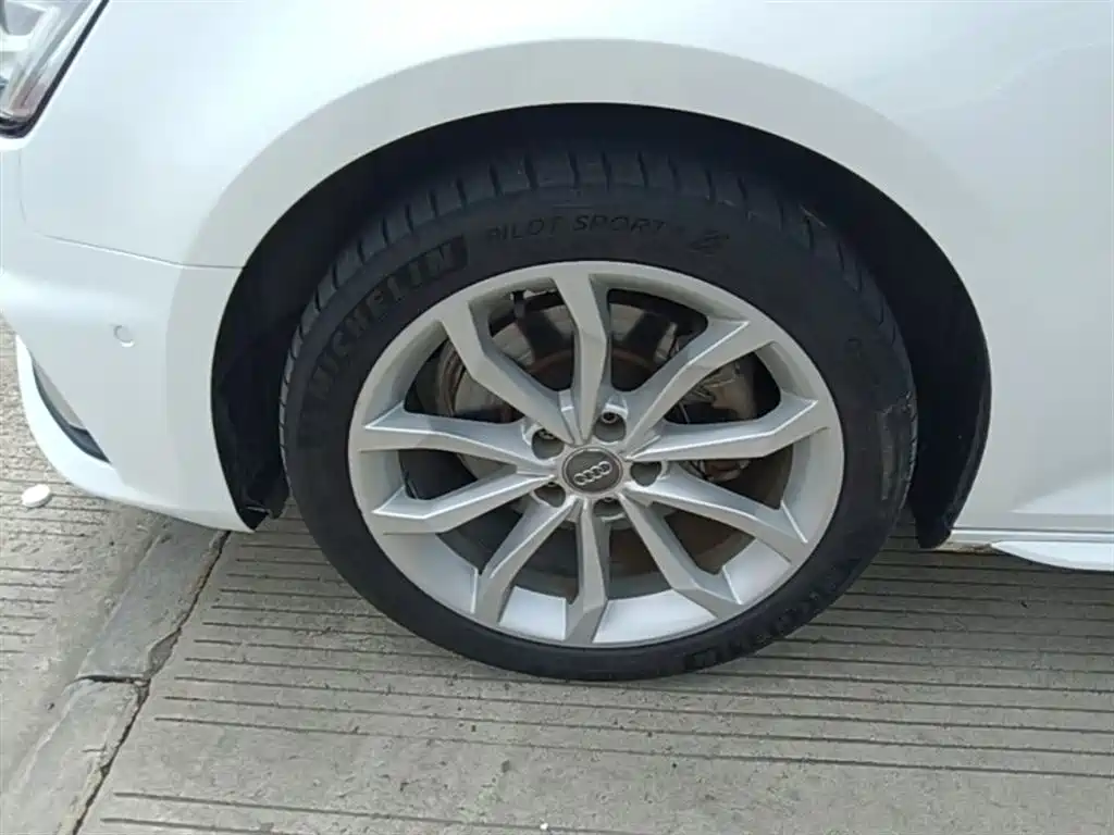 Audi A4L 2019 40 TFSI Fashion (China VI) фото 23
