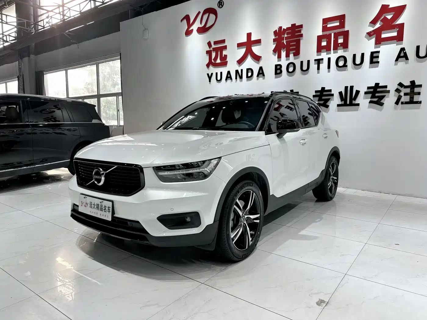 Volvo XC40 2020 T4 AWD Momentum Sport Edition