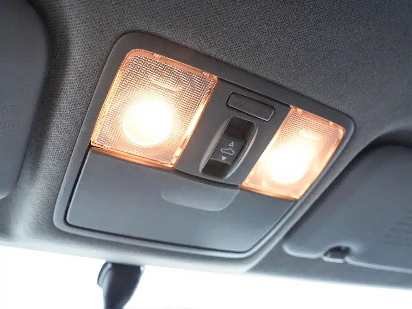 Hyundai Reina 2014 Model 1.4L Automatic GLX фото 12