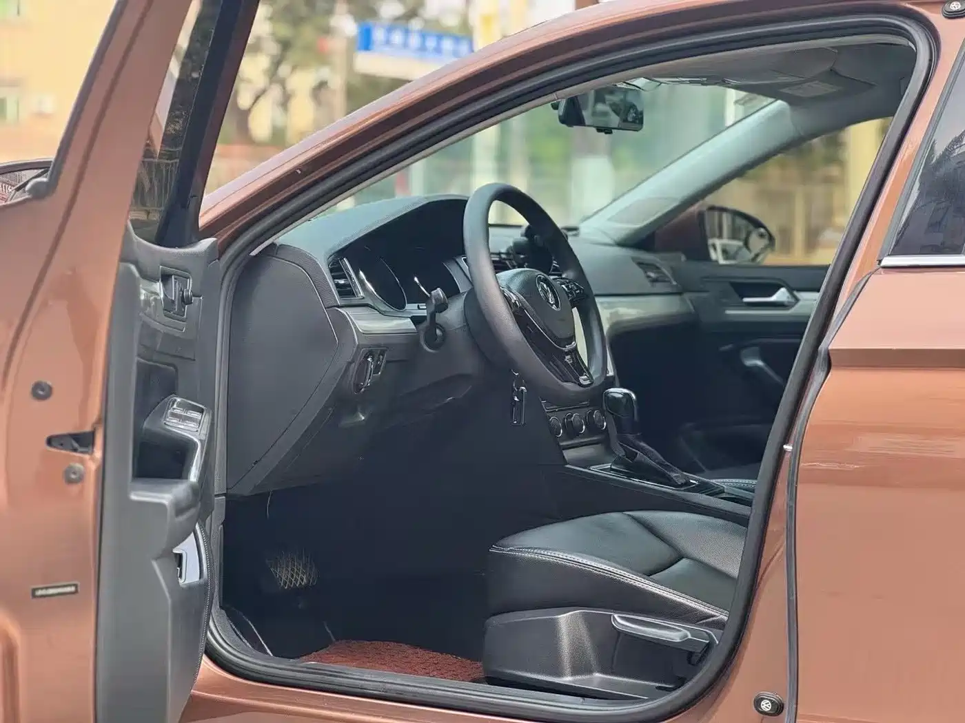 Volkswagen Lamando 2017 230TSI DSG Trend Edition фото 4