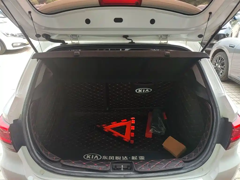 Kia KX CROSS 2018 1.6L Automatic Smart Sunroof Edition фото 19