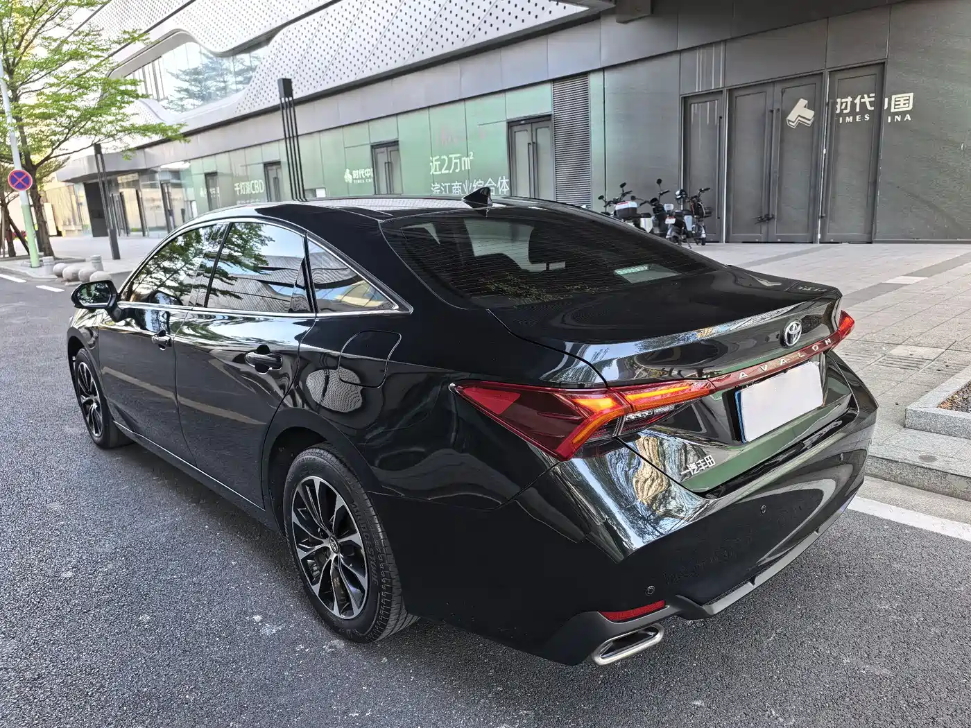 Toyota Avalon 2023 2.0L Premium Selection фото 6